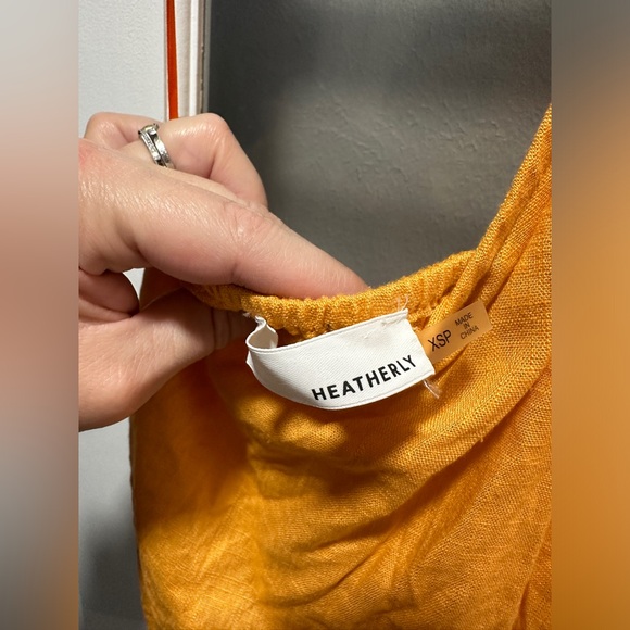 NWOT Heatherly Tie Halter Crop Top - Picture 3 of 5